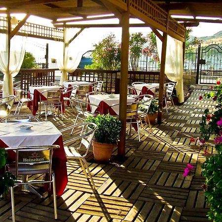 Hotel Miramare Bosa Marina Bagian luar foto