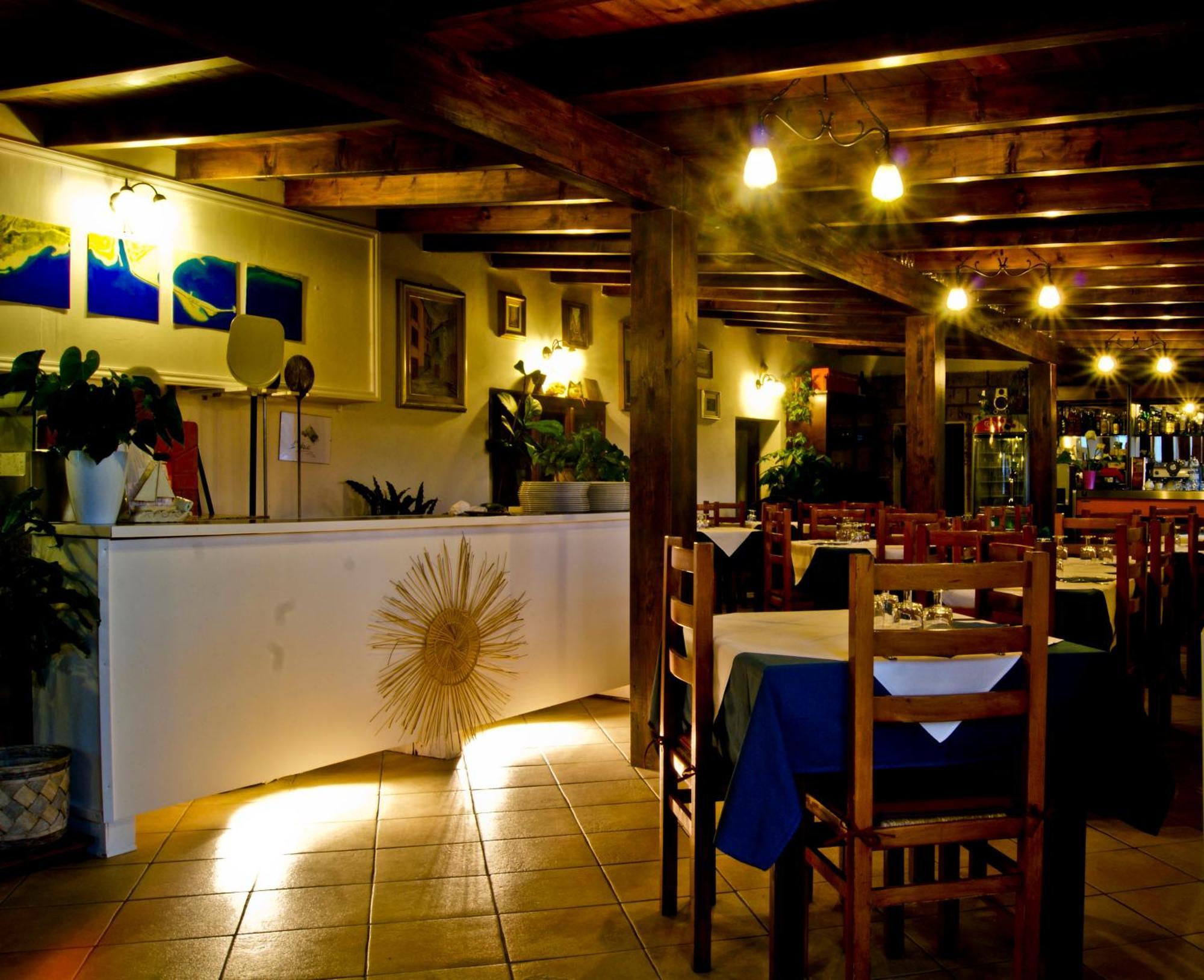 Hotel Miramare Bosa Marina Bagian luar foto