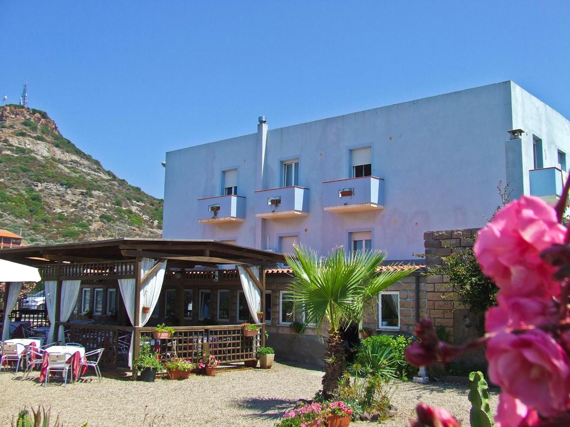 Hotel Miramare Bosa Marina Bagian luar foto