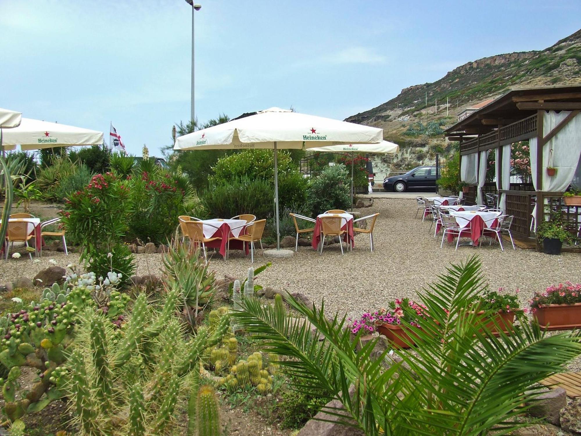 Hotel Miramare Bosa Marina Bagian luar foto