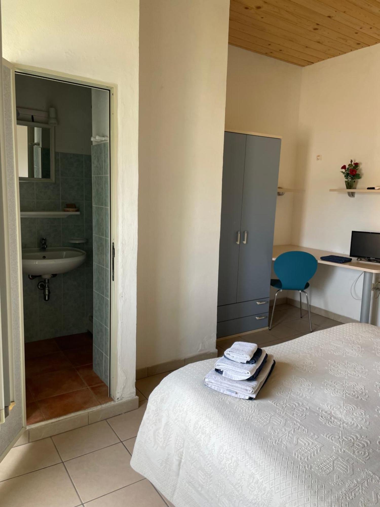 Hotel Miramare Bosa Marina Bagian luar foto