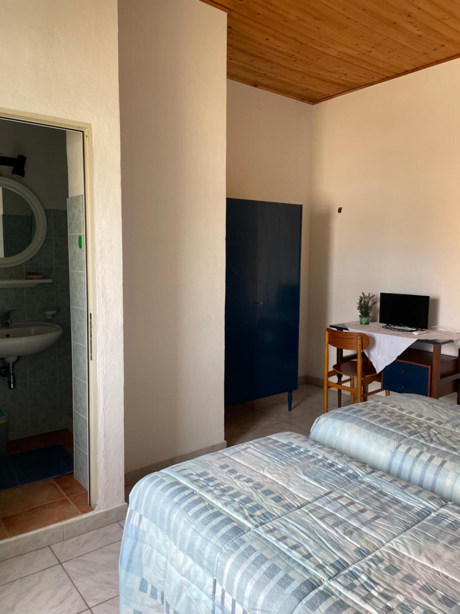 Hotel Miramare Bosa Marina Bagian luar foto